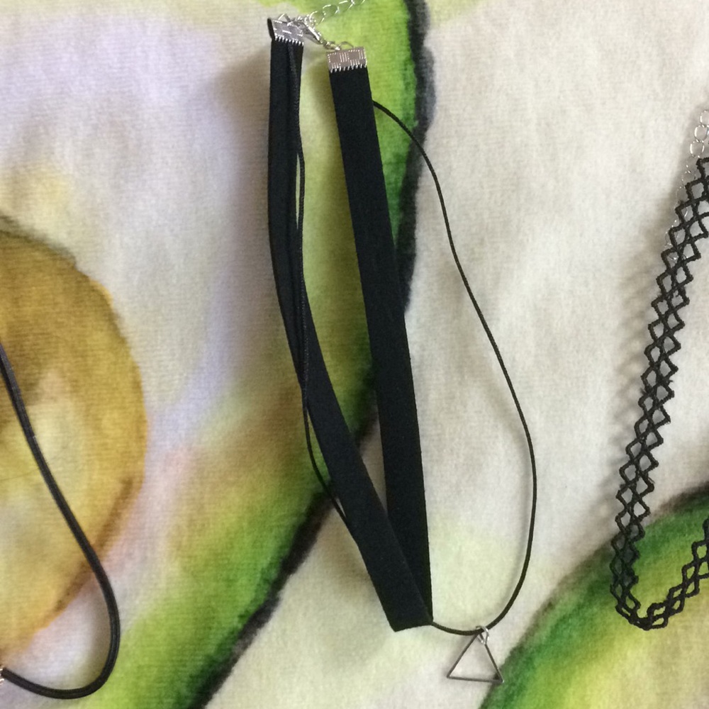 Chokers - Picture 3 of 7